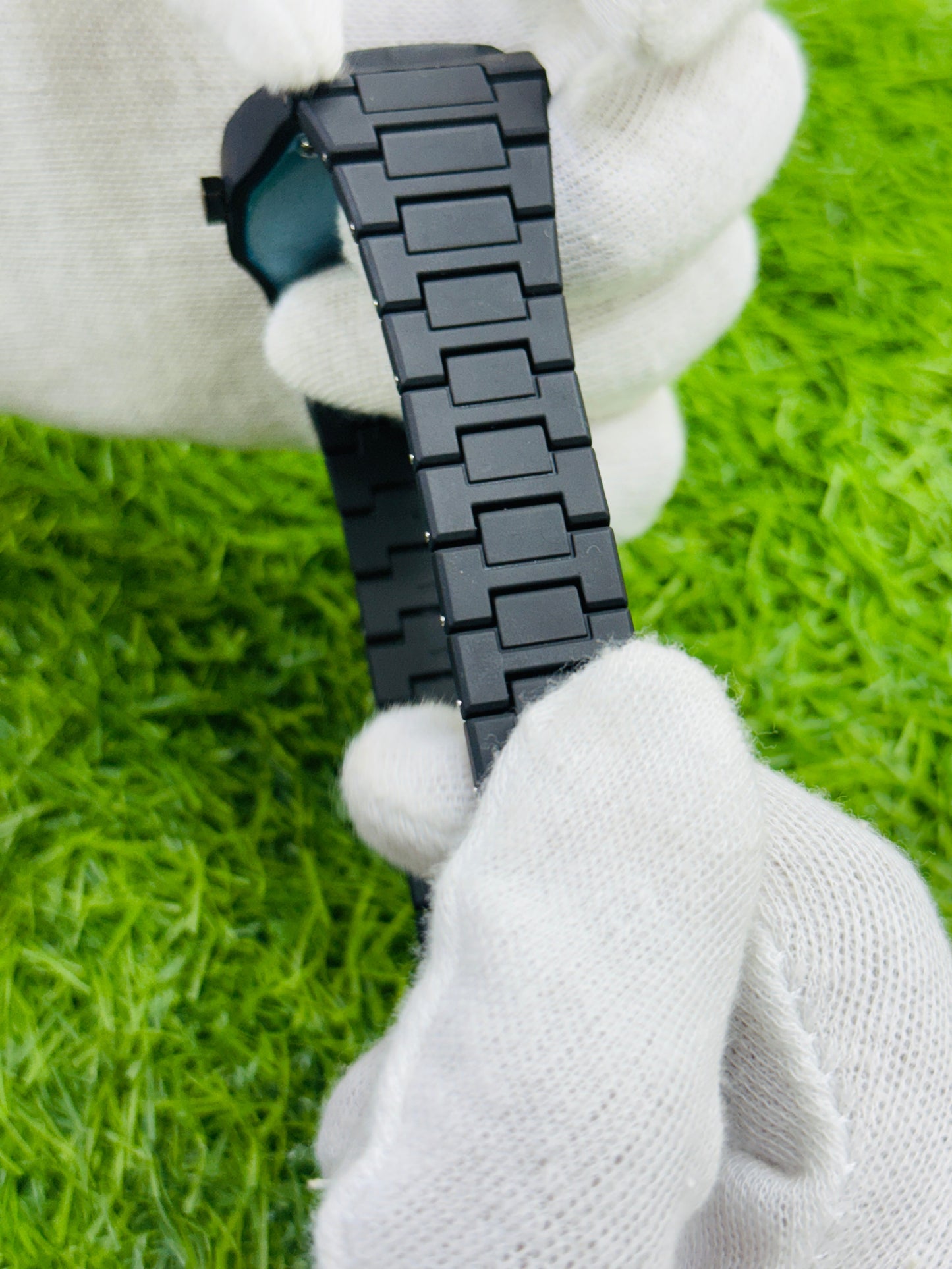 Aura Watch with Arabic Dial